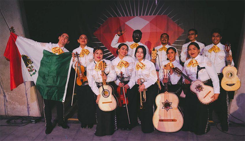 墨西哥流浪乐队Estelares de Colorado 2023集体摆拍